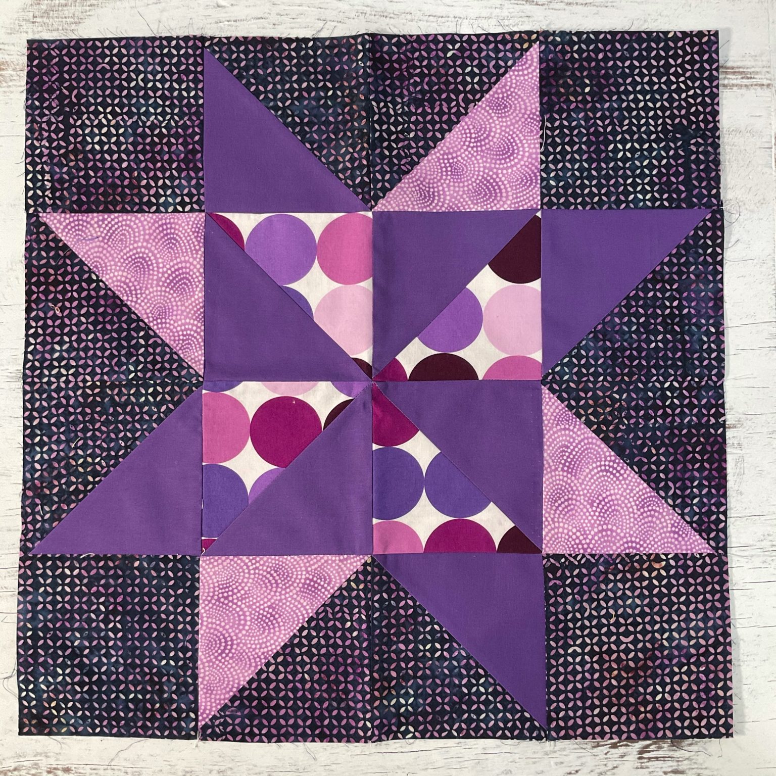 How to Make a Pinwheel Sawtooth Star Quilt Block - Create with Claudia